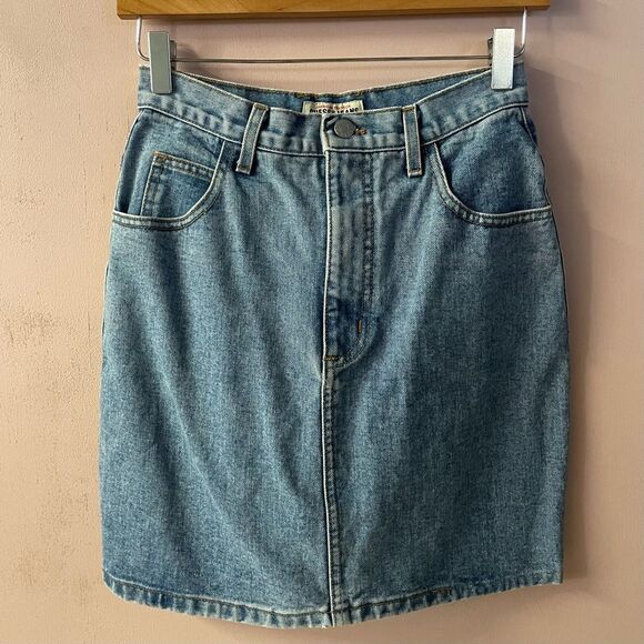 Vintage Guess Medium Wash Blue Denim Mini Skirt Size 28 26" Waist EUC - Picture 9 of 13